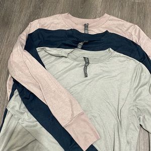 3 Vuori Daydream Crew Tops